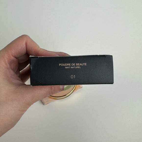 BRAND NEW IN BOX Gucci Matte Beauty Powder Compact #01 - Picture 5 of 6